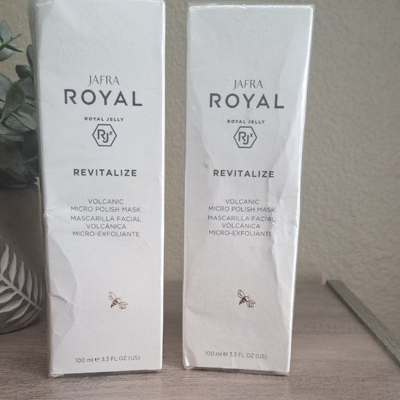JAFRA Royal Revitalize Volcanic Mask - Picture 1 of 5